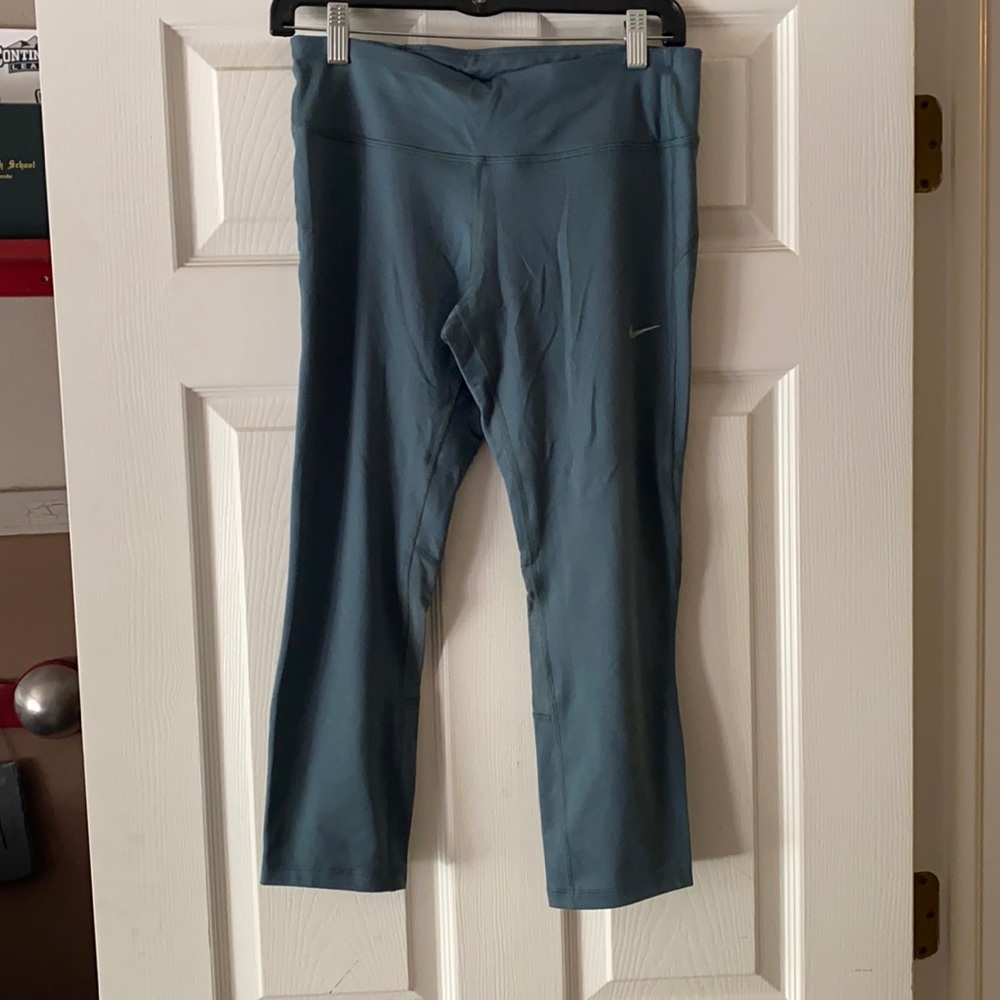 Nike dri-fit 3/4 leggings